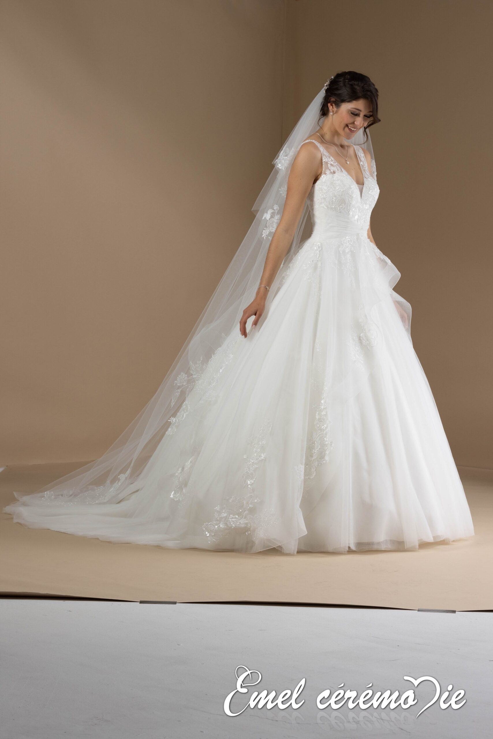 EGC23-GILLY-6714 1-BRUTESBDEF - Emel Cérémonie Robe de mariée Eglantine Emel Cérémonie