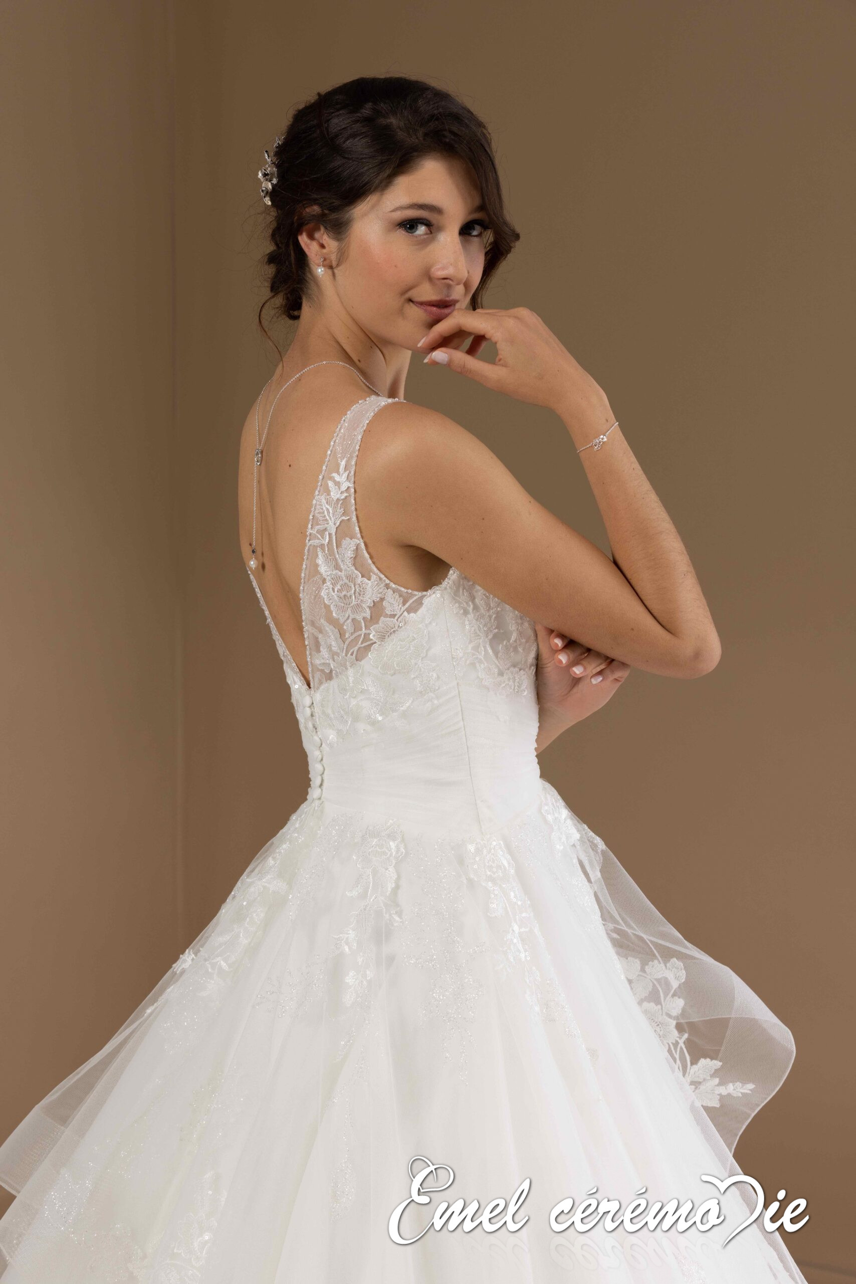 EGC23-GILLY-6798 1-BRUTESBDEF - Emel Cérémonie Robe de mariée Eglantine Emel Cérémonie